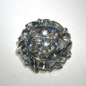 Vintage Brooch, Sparkling Light Blue Rhinestone Unsigned